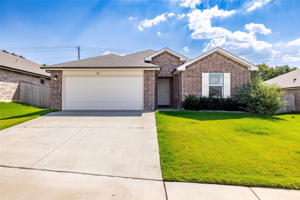 2001 E Vandalia Street, Broken Arrow, OK 74012