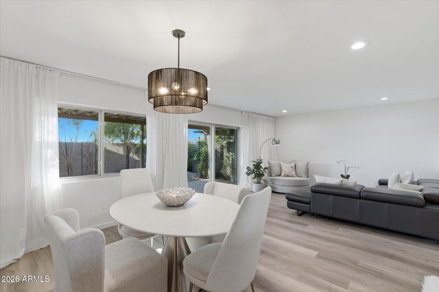 4019 E CHARTER OAK Road, Phoenix, AZ 85032