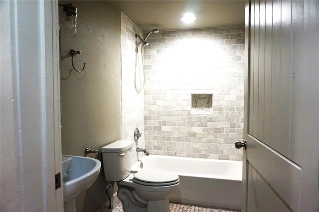 507 N Main Street 202, Denison, TX 75020