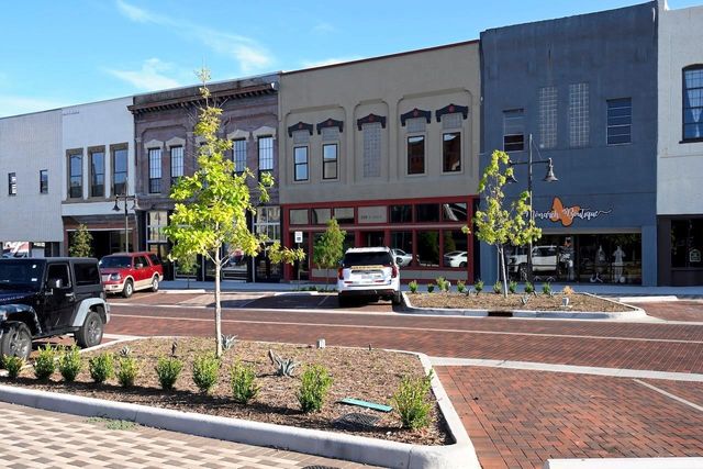 507 N Main Street 202, Denison, TX 75020