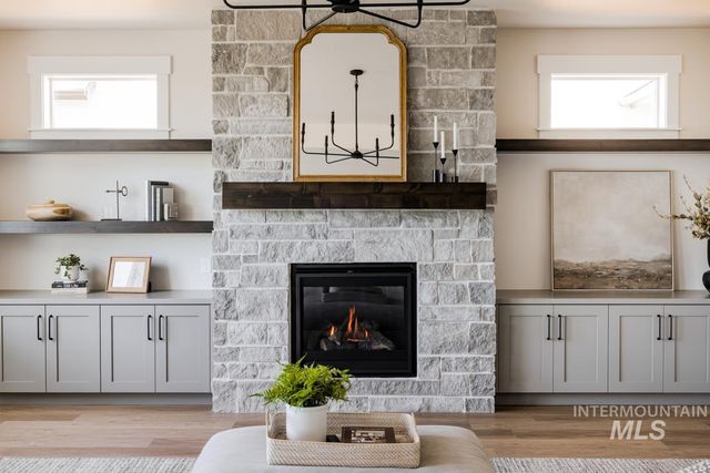 2653 E Cavern Dr., Meridian, ID 83642