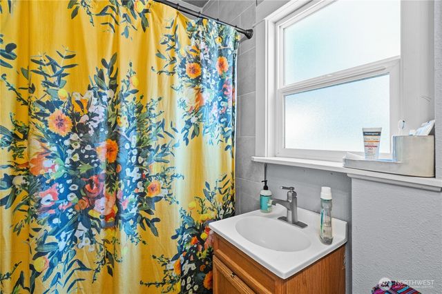 1901 N Fife Street, Tacoma, WA 98406