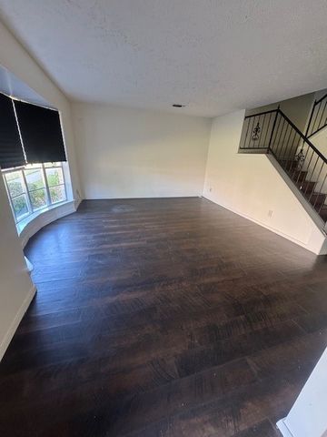65 W Townhouse Lane 17, Grand Prairie, TX 75052