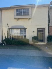 65 W Townhouse Lane 17, Grand Prairie, TX 75052