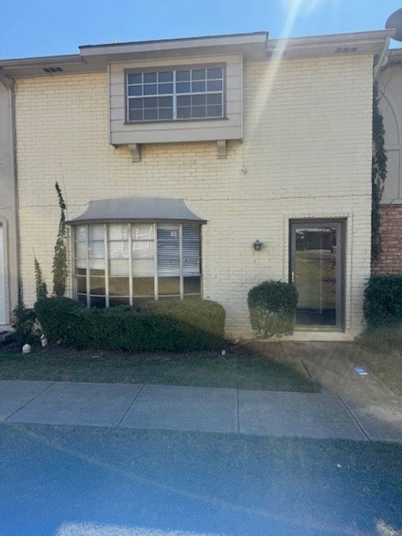 65 W Townhouse Lane 17, Grand Prairie, TX 75052