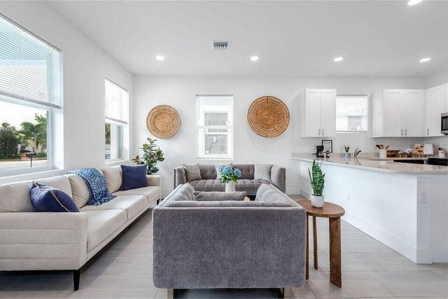 2689 Hiawatha Avenue, West Palm Beach, FL 33409