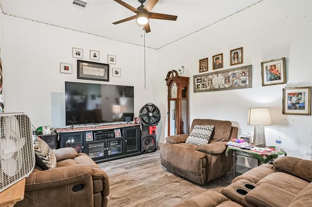 1400 South Broadway, La Porte, TX 77571