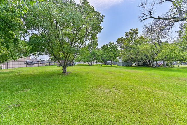 1400 South Broadway, La Porte, TX 77571