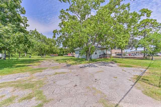 1400 South Broadway, La Porte, TX 77571