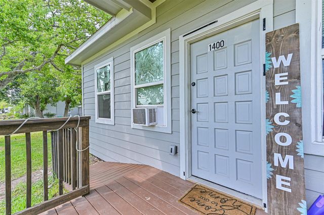 1400 South Broadway, La Porte, TX 77571