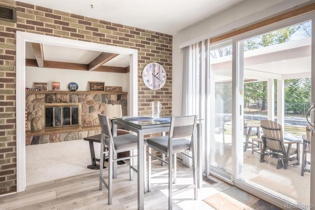 38005 Southfarm Lane, Farmington Hills, MI 48167