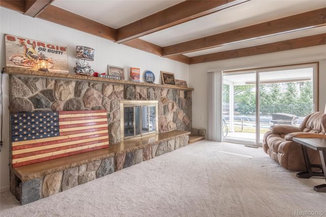 38005 Southfarm Lane, Farmington Hills, MI 48167