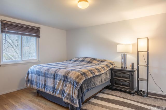 38005 Southfarm Lane, Farmington Hills, MI 48167