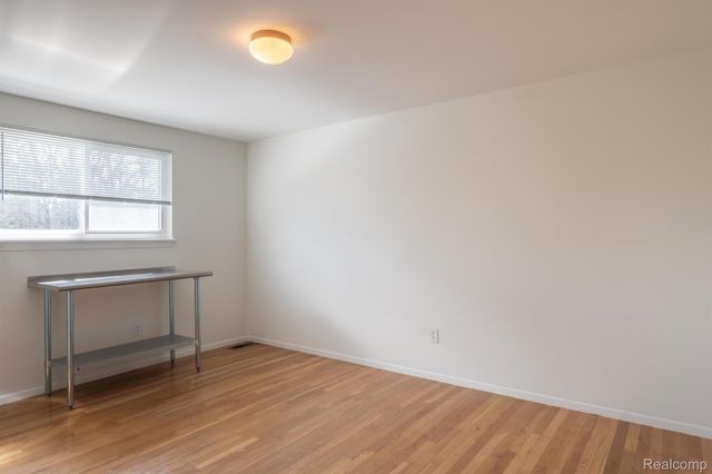 38005 Southfarm Lane, Farmington Hills, MI 48167