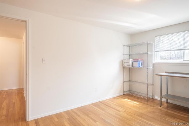 38005 Southfarm Lane, Farmington Hills, MI 48167