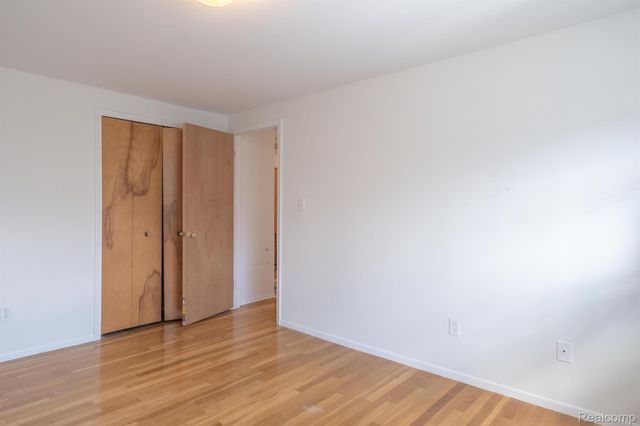 38005 Southfarm Lane, Farmington Hills, MI 48167