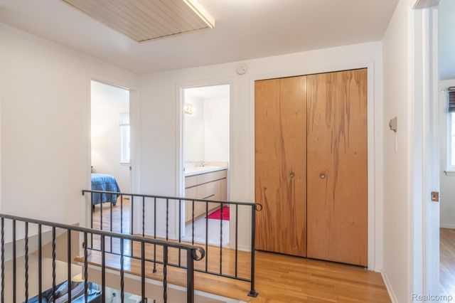 38005 Southfarm Lane, Farmington Hills, MI 48167