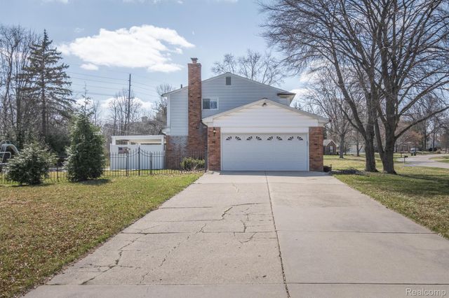 38005 Southfarm Lane, Farmington Hills, MI 48167