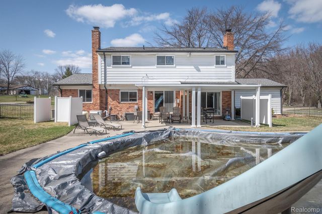 38005 Southfarm Lane, Farmington Hills, MI 48167