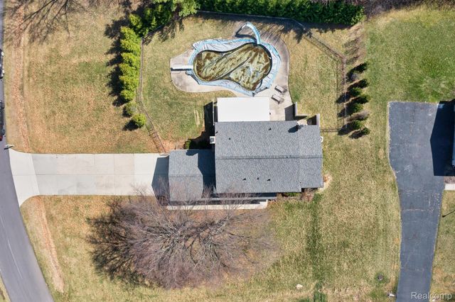 38005 Southfarm Lane, Farmington Hills, MI 48167