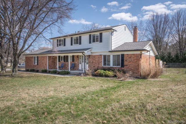 38005 Southfarm Lane, Farmington Hills, MI 48167