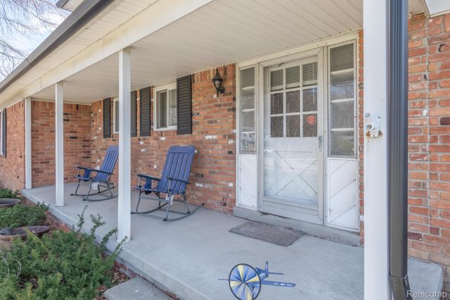 38005 Southfarm Lane, Farmington Hills, MI 48167