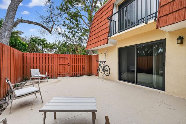 1520 Masters Circle 176, Delray Beach, FL 33445