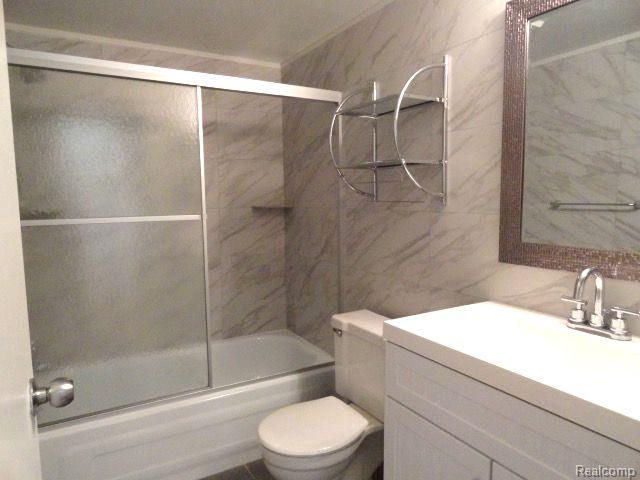 250 E 13 Mile Road 10, Madison Heights, MI 48071