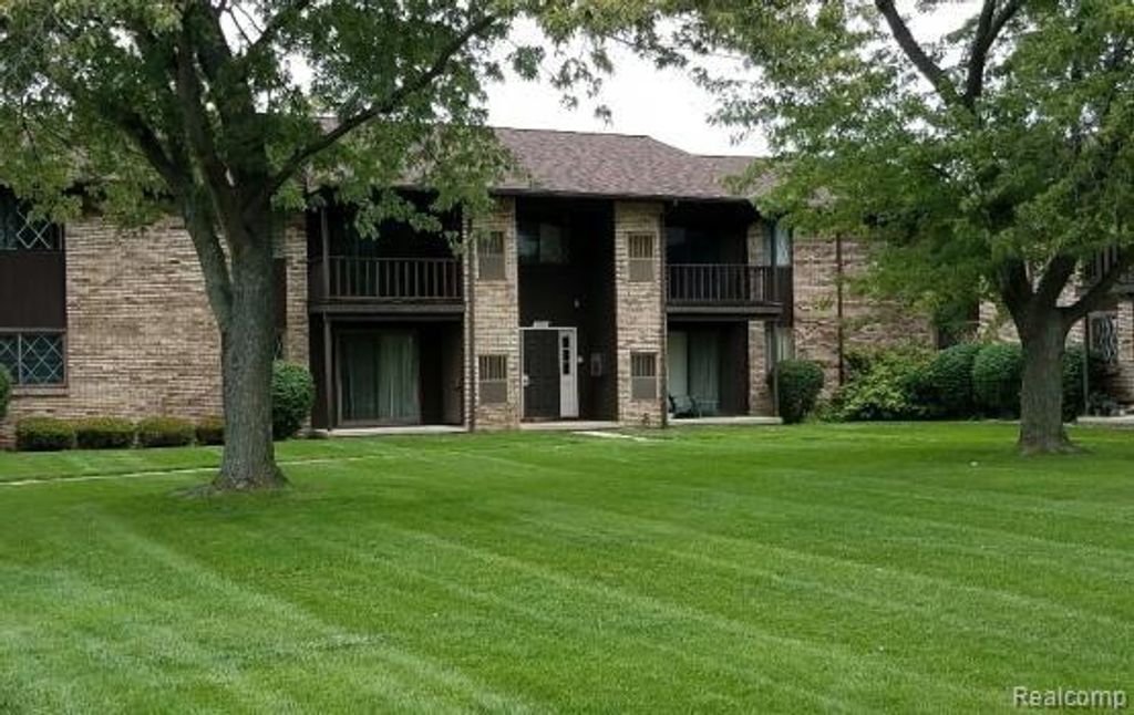 250 E 13 Mile Road 10, Madison Heights, MI 48071