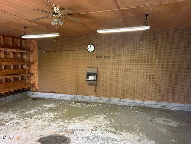 111 Colonial Drive, Clinton, NC 28328