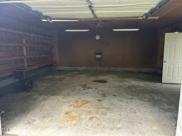 111 Colonial Drive, Clinton, NC 28328