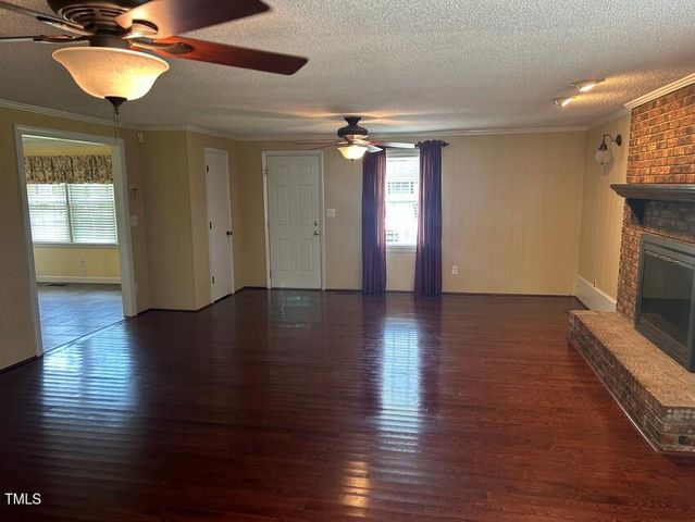 111 Colonial Drive, Clinton, NC 28328