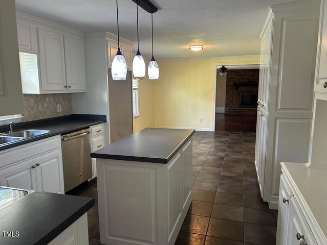 111 Colonial Drive, Clinton, NC 28328