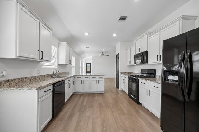 18402 Summit Ranch Drive, Hockley, TX 77447