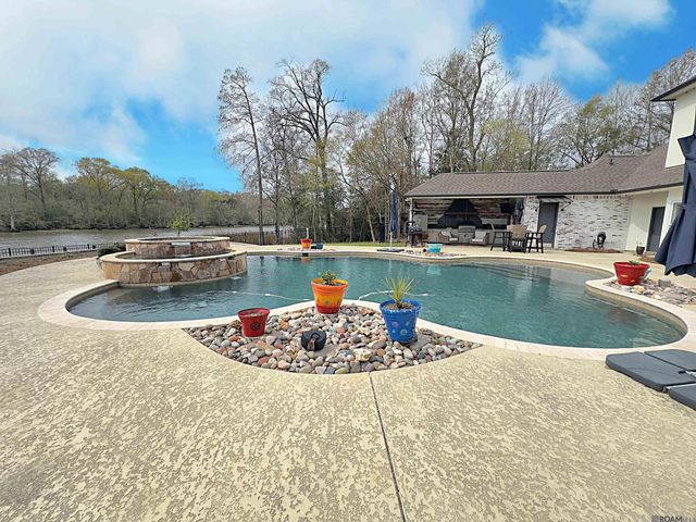 22127 Waterfront East Dr, Maurepas, LA 70449