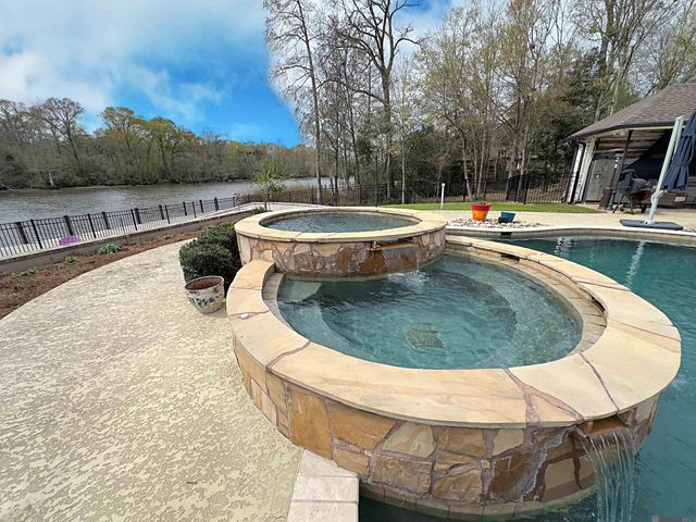 22127 Waterfront East Dr, Maurepas, LA 70449