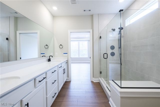 1078 Greenhouse Trail, Columbia Station, OH 44028