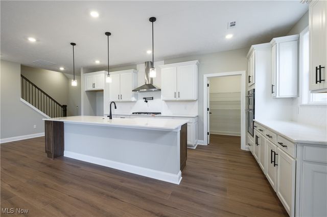 1078 Greenhouse Trail, Columbia Station, OH 44028