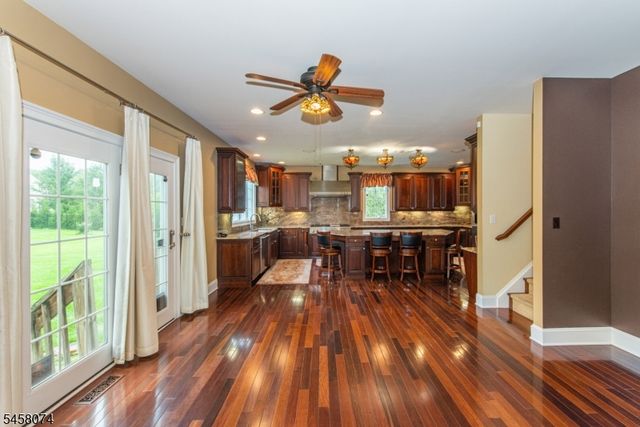 17 Fieldview Dr, Sparta Twp., NJ 07871
