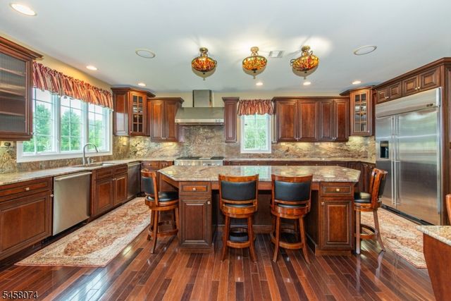 17 Fieldview Dr, Sparta Twp., NJ 07871