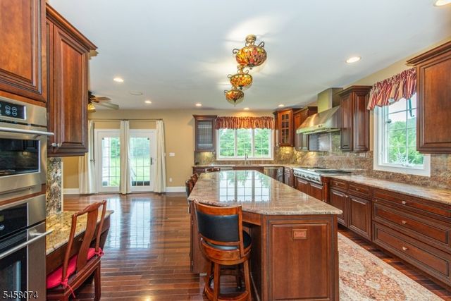 17 Fieldview Dr, Sparta Twp., NJ 07871