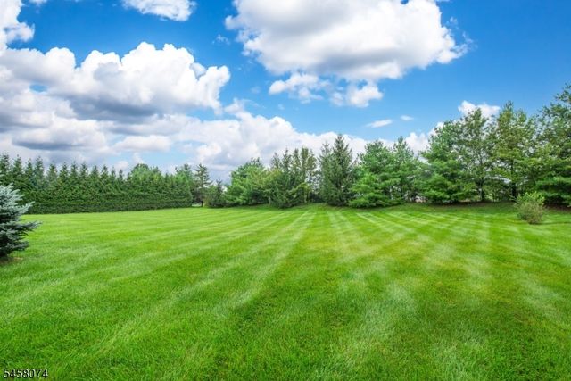 17 Fieldview Dr, Sparta Twp., NJ 07871