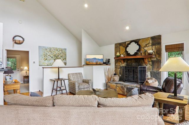 311 Jacks Knob Road, Barnardsville, NC 28709