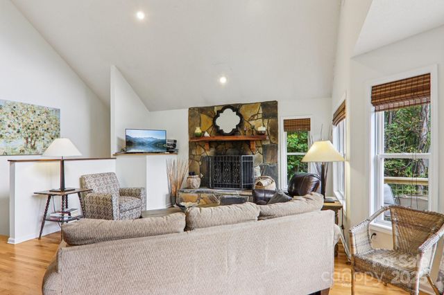 311 Jacks Knob Road, Barnardsville, NC 28709