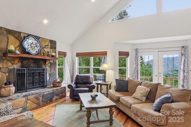 311 Jacks Knob Road, Barnardsville, NC 28709