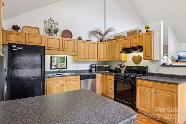 311 Jacks Knob Road, Barnardsville, NC 28709