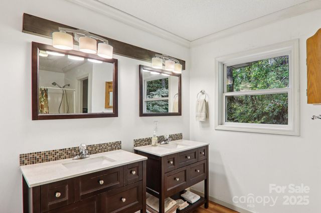 311 Jacks Knob Road, Barnardsville, NC 28709