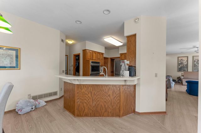 1588 Blackhawk Lake Drive, Eagan, MN 55122