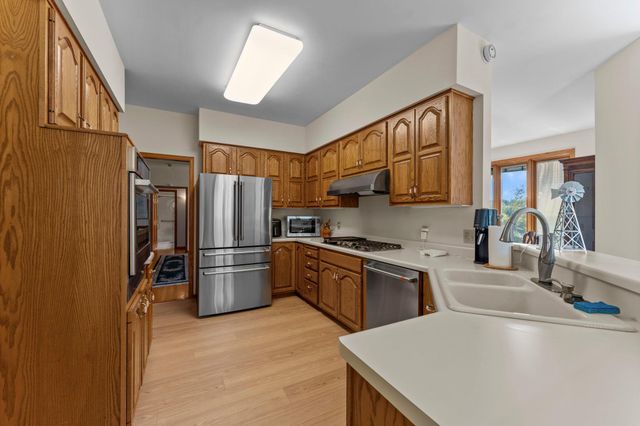 1588 Blackhawk Lake Drive, Eagan, MN 55122