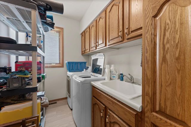 1588 Blackhawk Lake Drive, Eagan, MN 55122